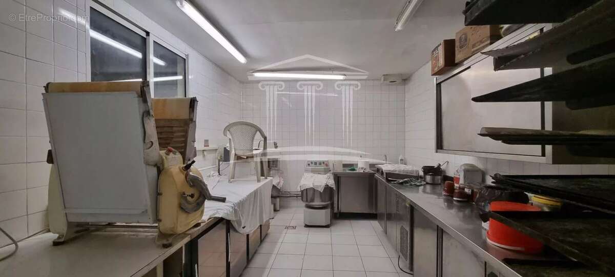 Appartement 238 m² à Sorgues  - photo 4