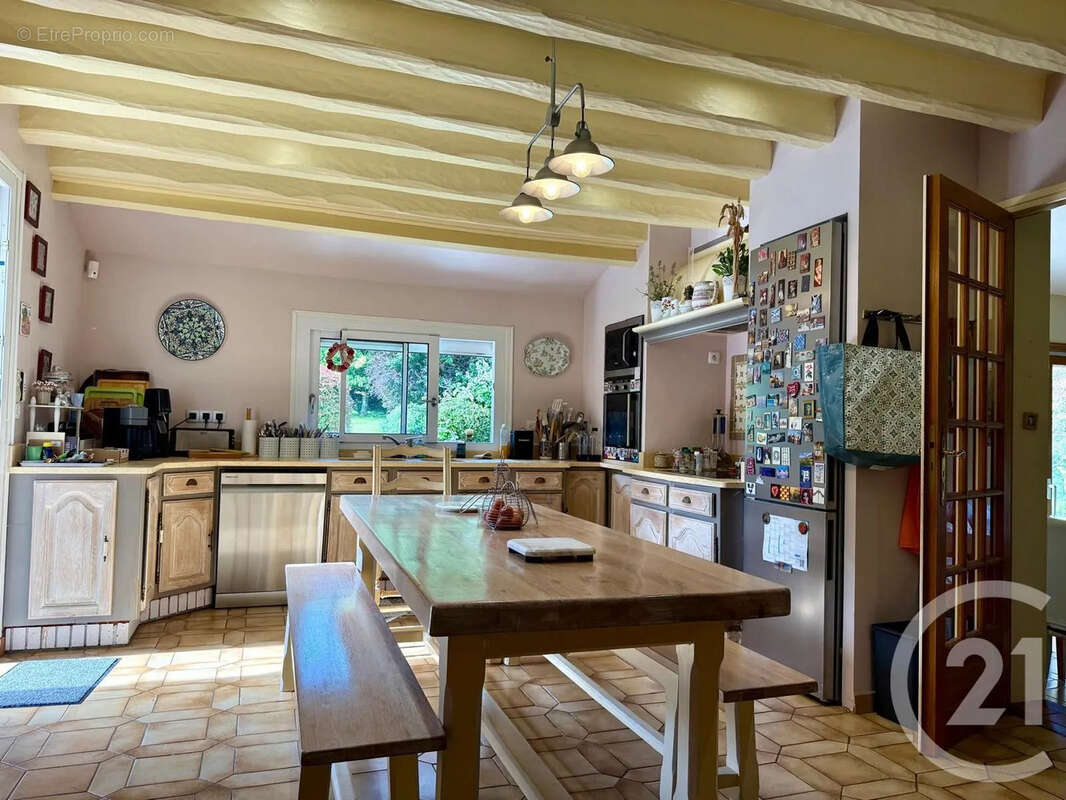 Maison 195 m² à Gilles  - photo 9