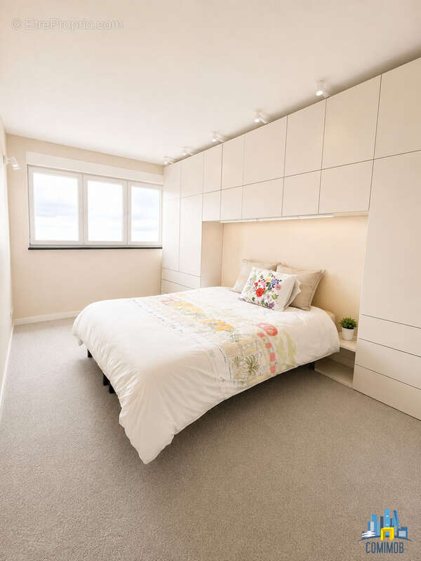 Appartement à COURBEVOIE