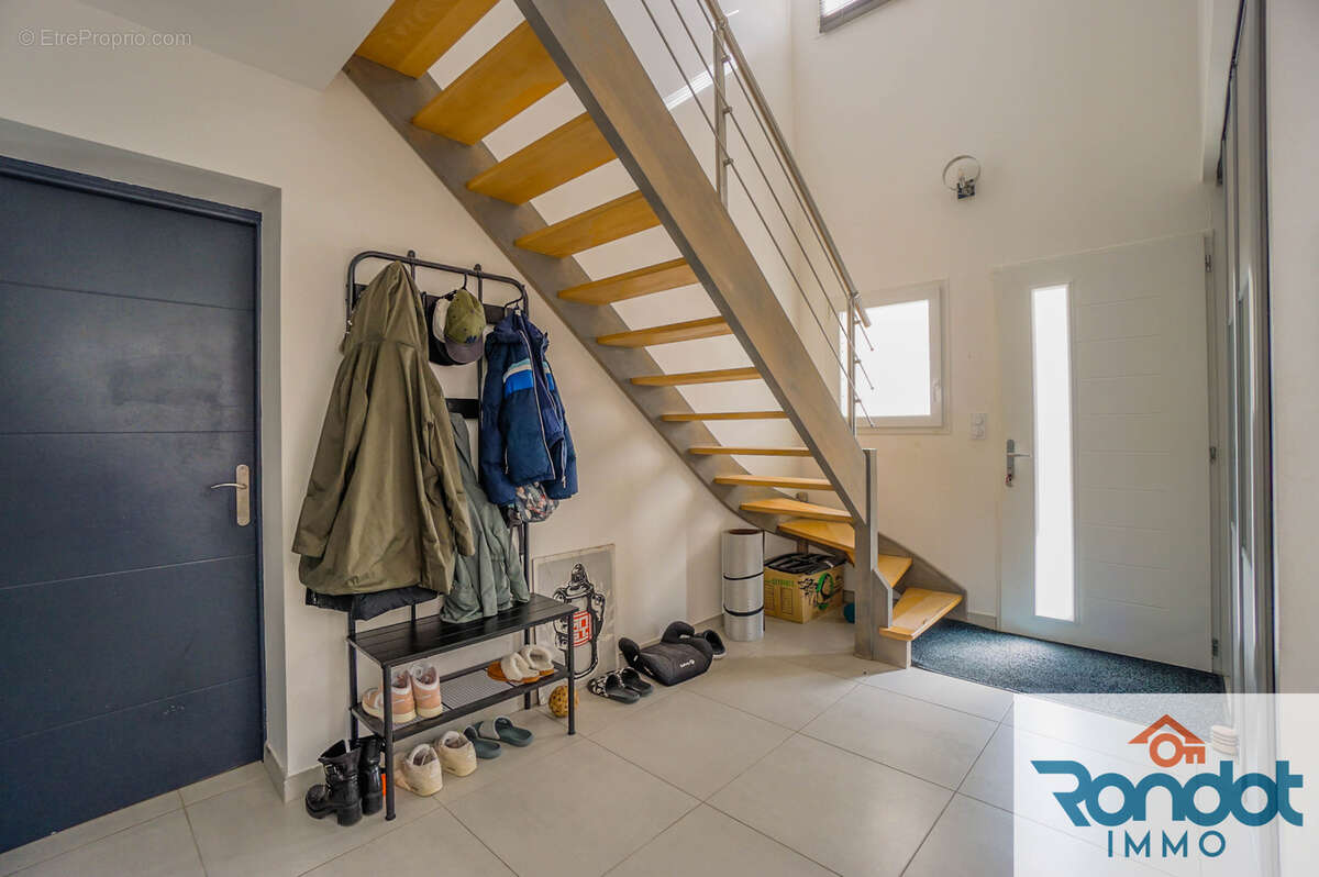 Maison à IS-SUR-TILLE