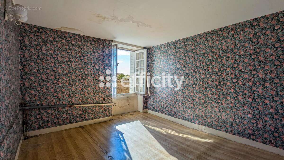 Maison à PONT-DE-VAUX