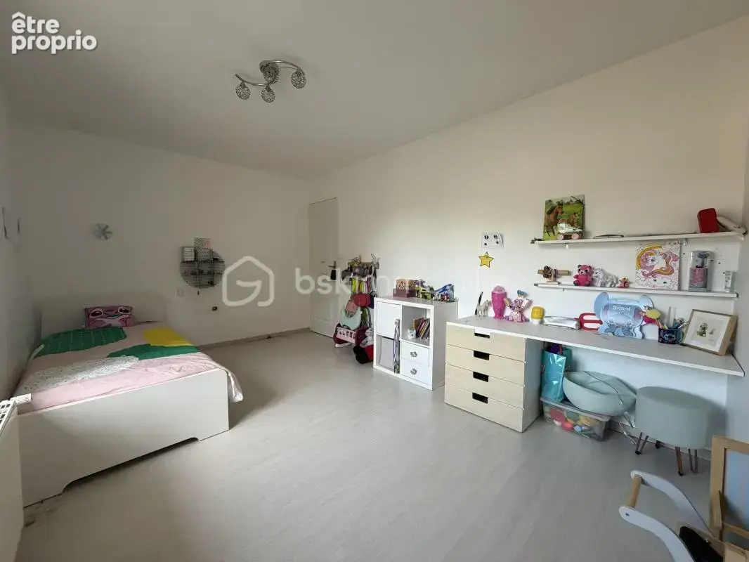À VENDRE – Maison de caractère avec vaste terrain et installations équestres - photo 9