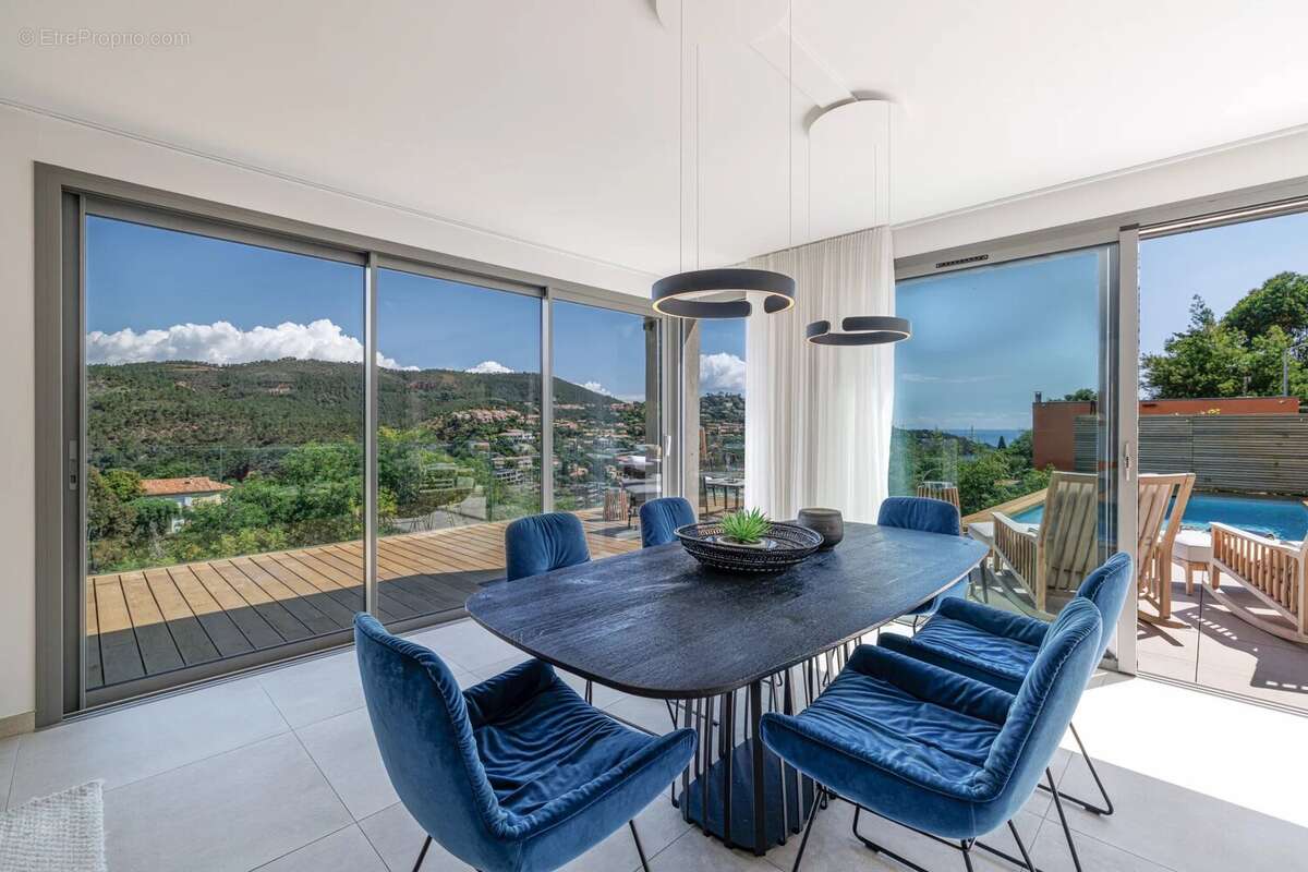 Maison à THEOULE-SUR-MER