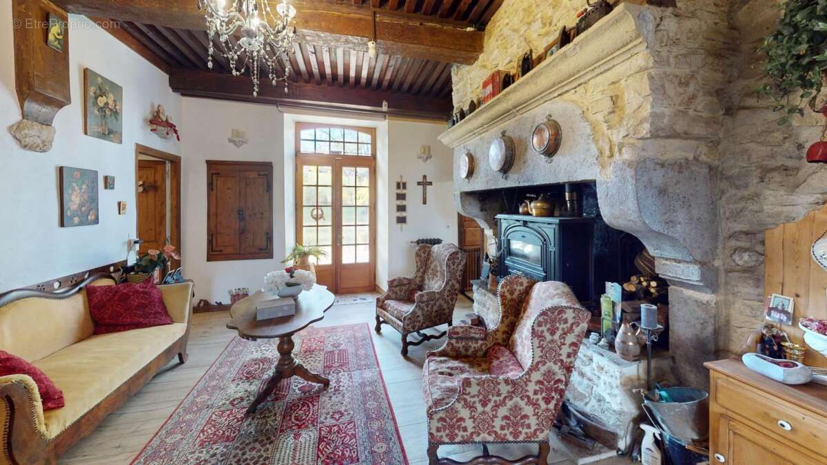 Maison à OYE-ET-PALLET