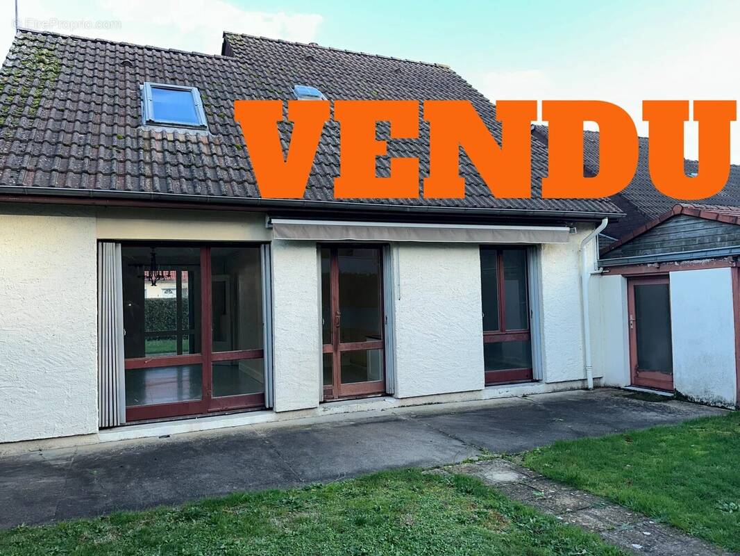 Maison à GENCAY