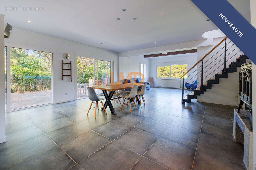 Ceyreste - Maison Familiale -  5P - 188 M2 + Studio indépendant - photo 4