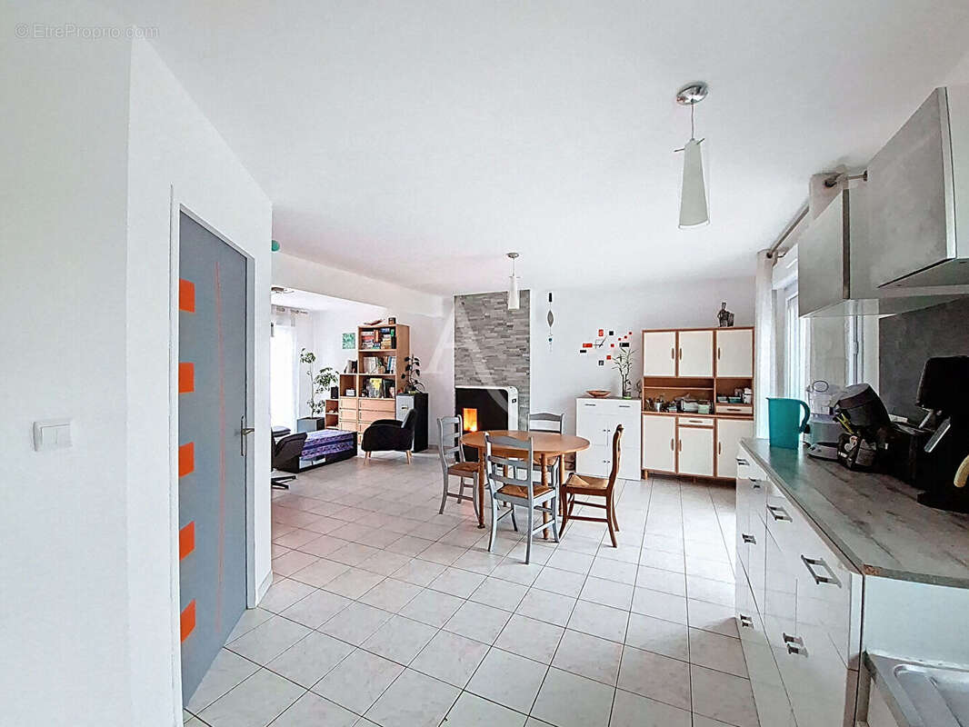 Maison à SOUCELLES