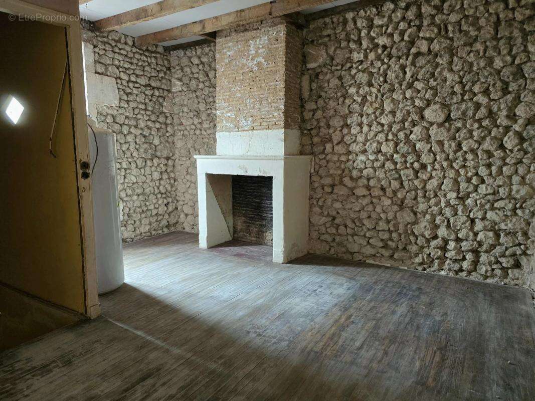 Maison à SAINT-PAUL-LIZONNE