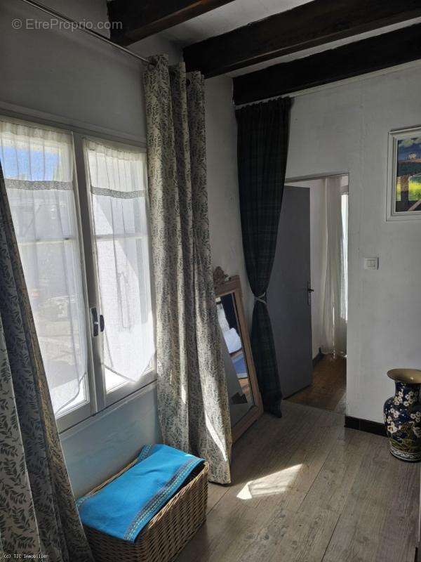Maison à NANTEUIL-EN-VALLEE
