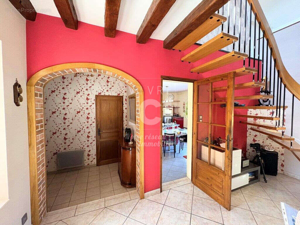 Maison à SAINT-BARTHELEMY-D'ANJOU