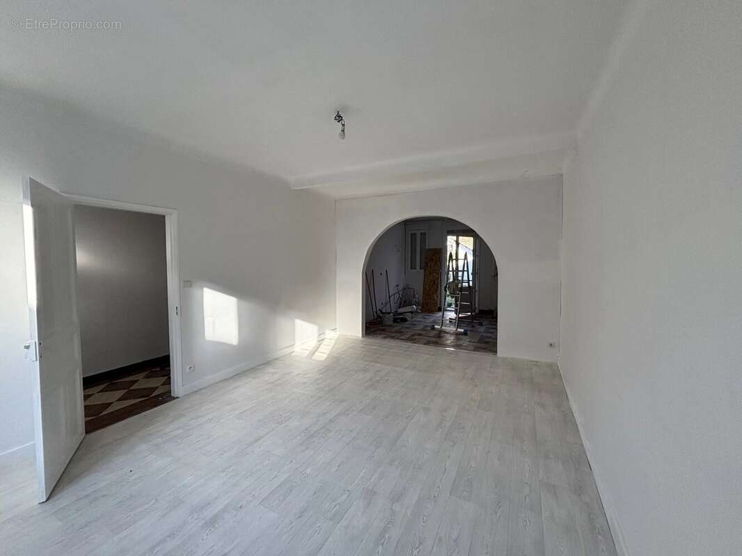 Maison à MONTAIGU-DE-QUERCY