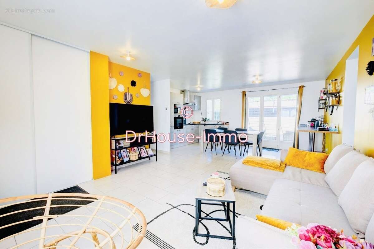 Maison à FERRIERES-EN-GATINAIS