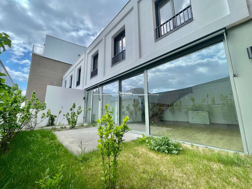 Appartement 95 m² à Croix  - photo 2