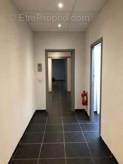 Commerce à MANDELIEU-LA-NAPOULE