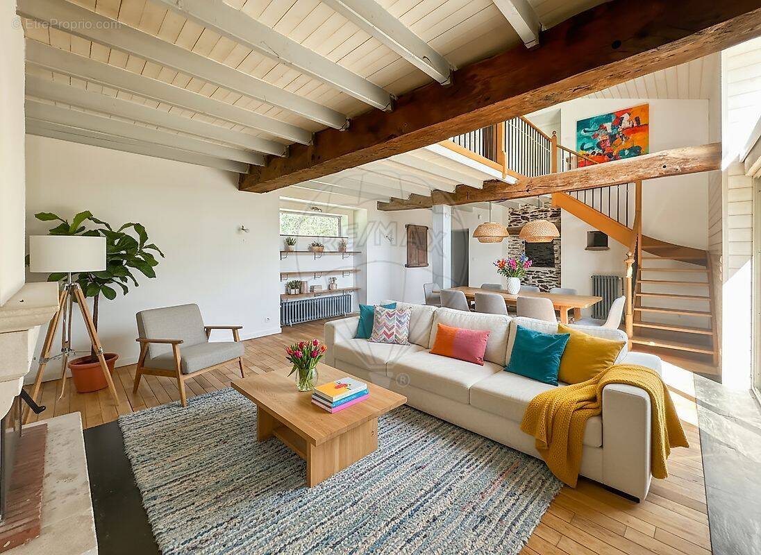 Maison à SAINTE-LUCE-SUR-LOIRE