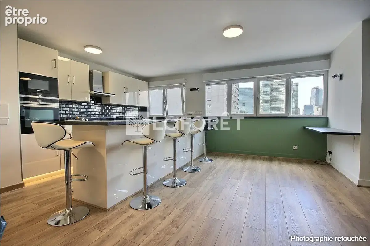 Appartement à COURBEVOIE