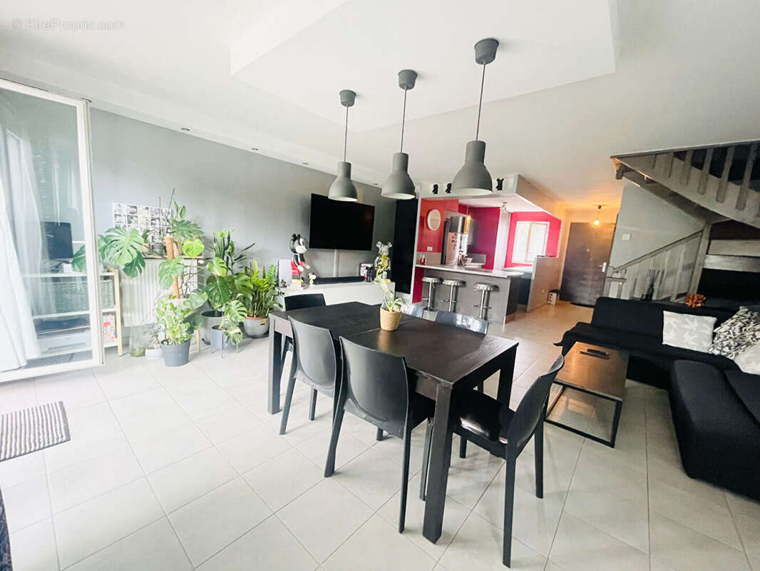 Maison à SARTROUVILLE