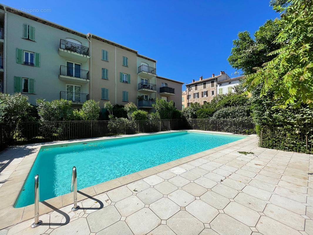 Appartement à LE LUC