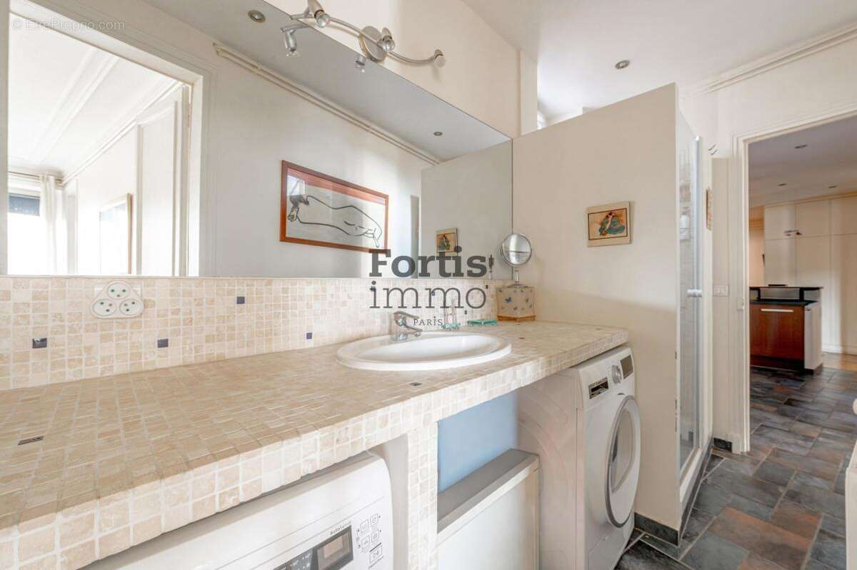 Appartement à PARIS