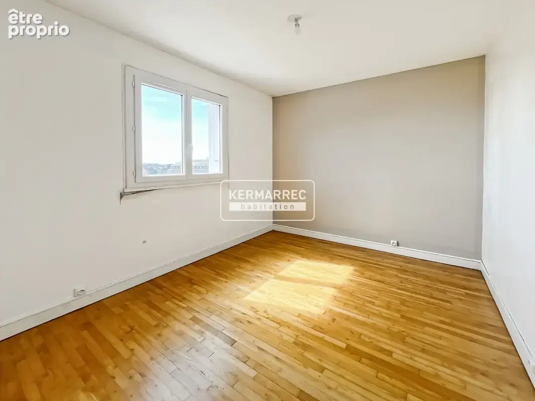 Appartement t3 - 2 chambres - balcon - ascenseur - parking - expose ouest - photo 8