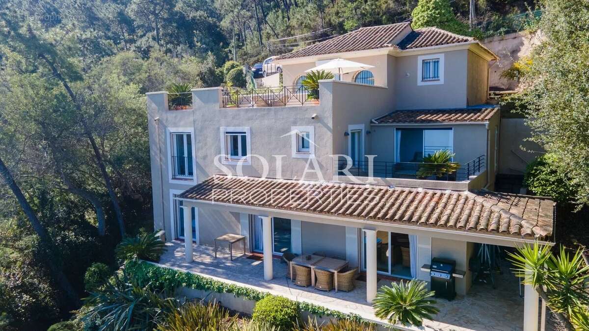 Maison à THEOULE-SUR-MER