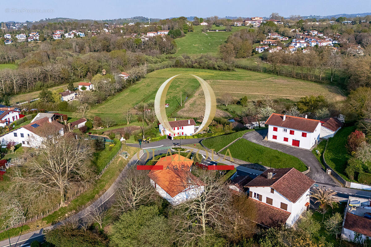 Maison à BASSUSSARRY