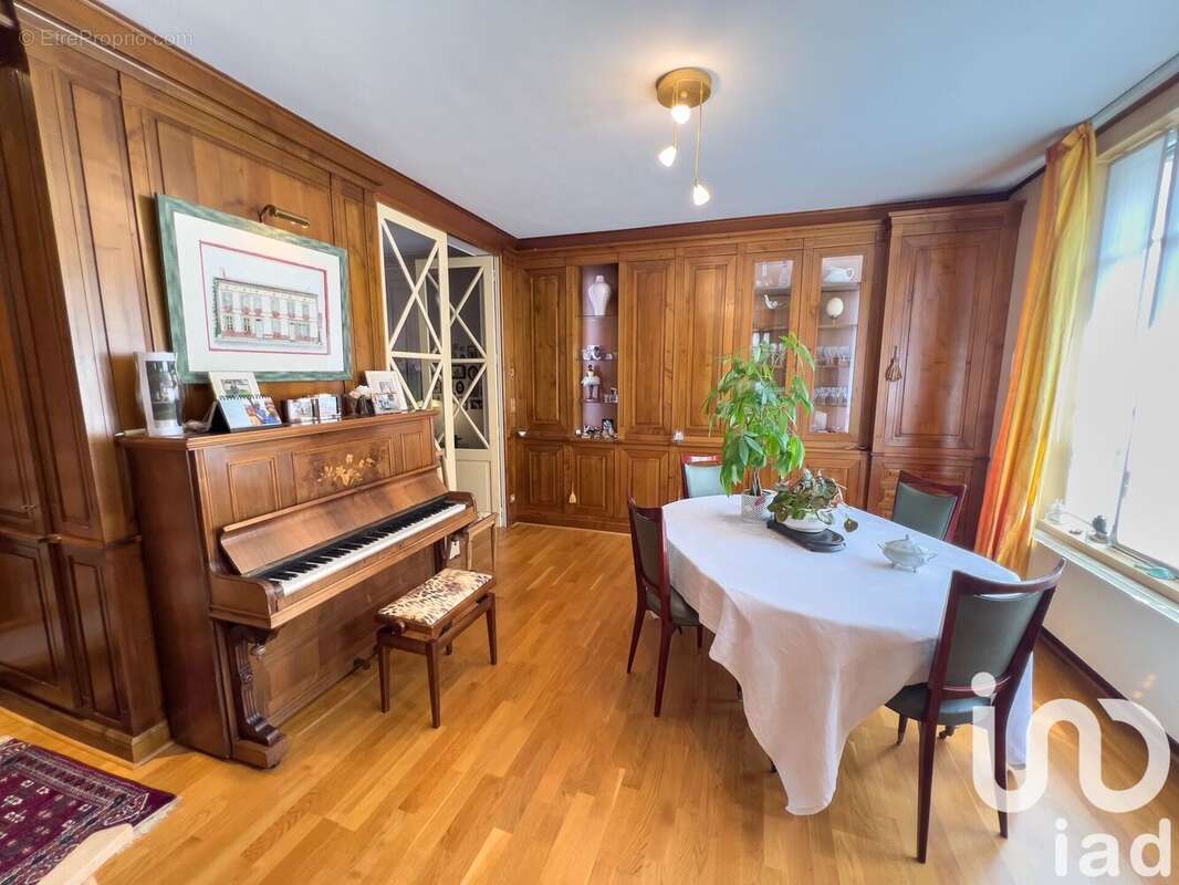 Maison 280 m² à Vert-Toulon  - photo 9