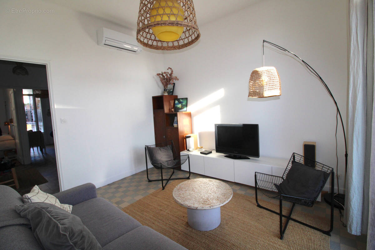 Appartement à MARSEILLE-5E