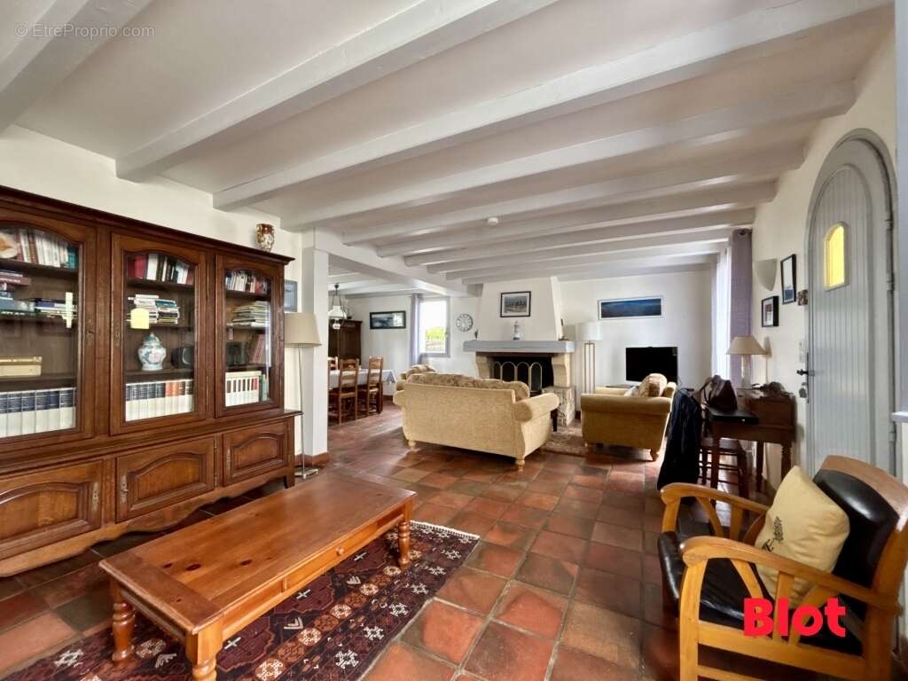 Maison à LA TURBALLE