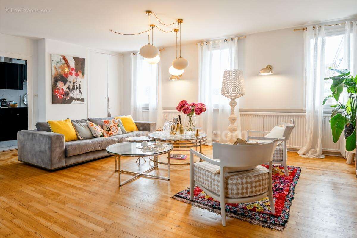16000 Angoulême - Appartement de standing –  Grand espace de 150 m² – Plateau d’Angoulême – 3 chambres – 2 suites parentales – 3 - photo 2