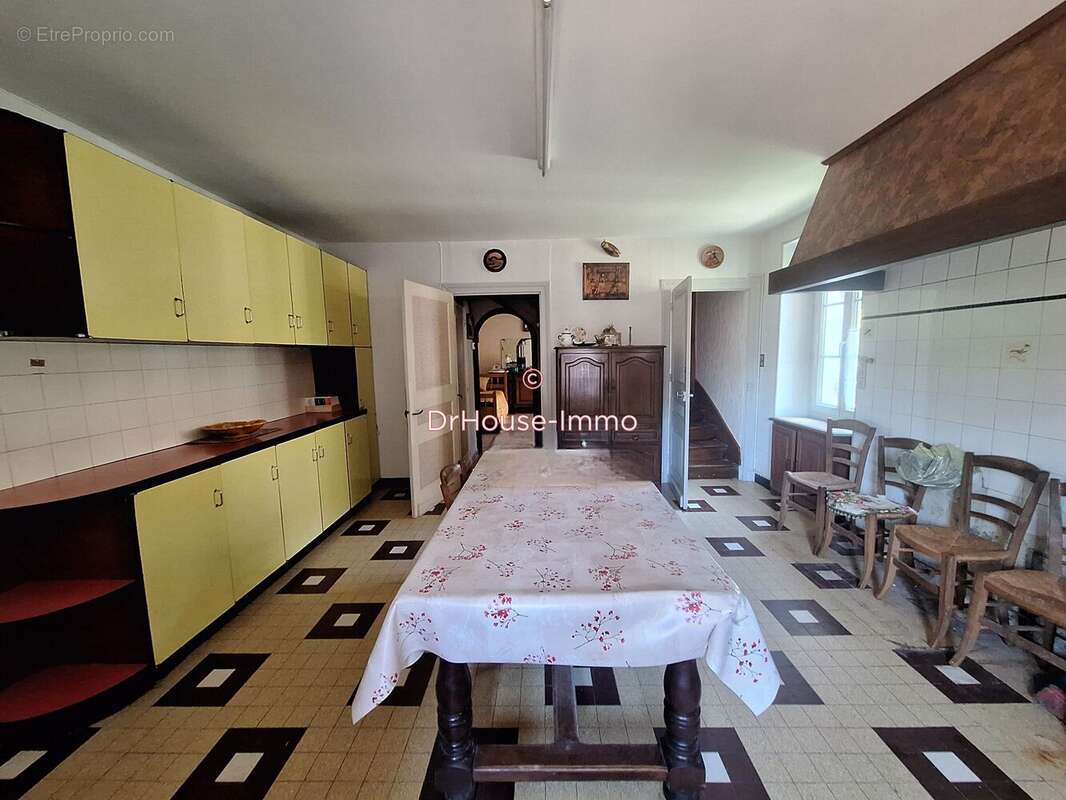Maison 142 m² à Grand-Brassac  - photo 4