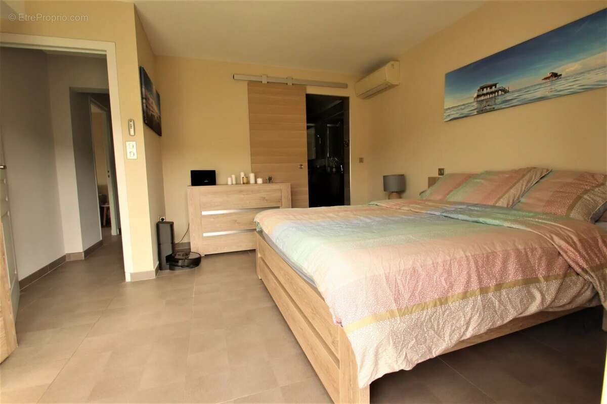 Appartement à MANDELIEU-LA-NAPOULE