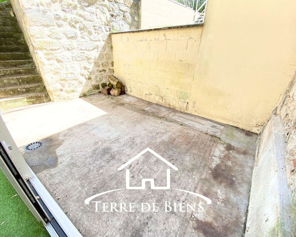 Maison de caractère de 160 m2   Beaux volumes, patio, jardin clos et fort potentiel d'aménagement   Pommiers - photo 15
