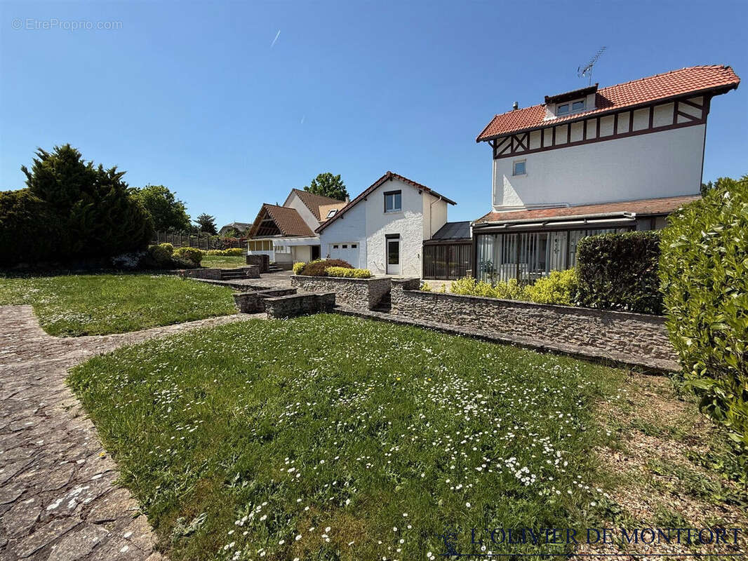 Maison à MONTFORT-L'AMAURY