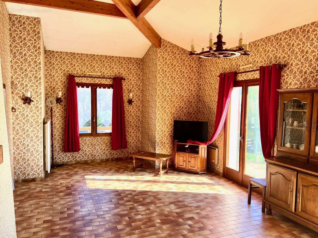 Maison à MONGUILHEM