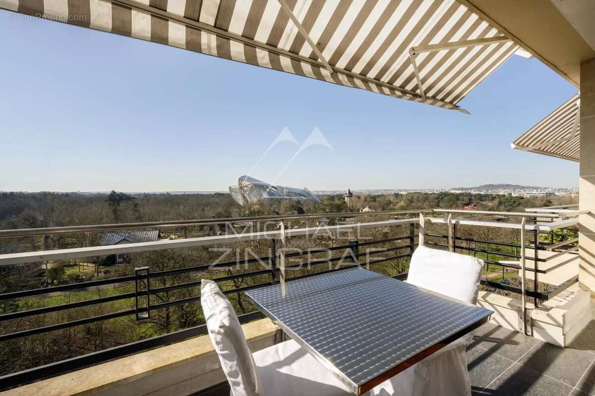 Appartement à NEUILLY-SUR-SEINE