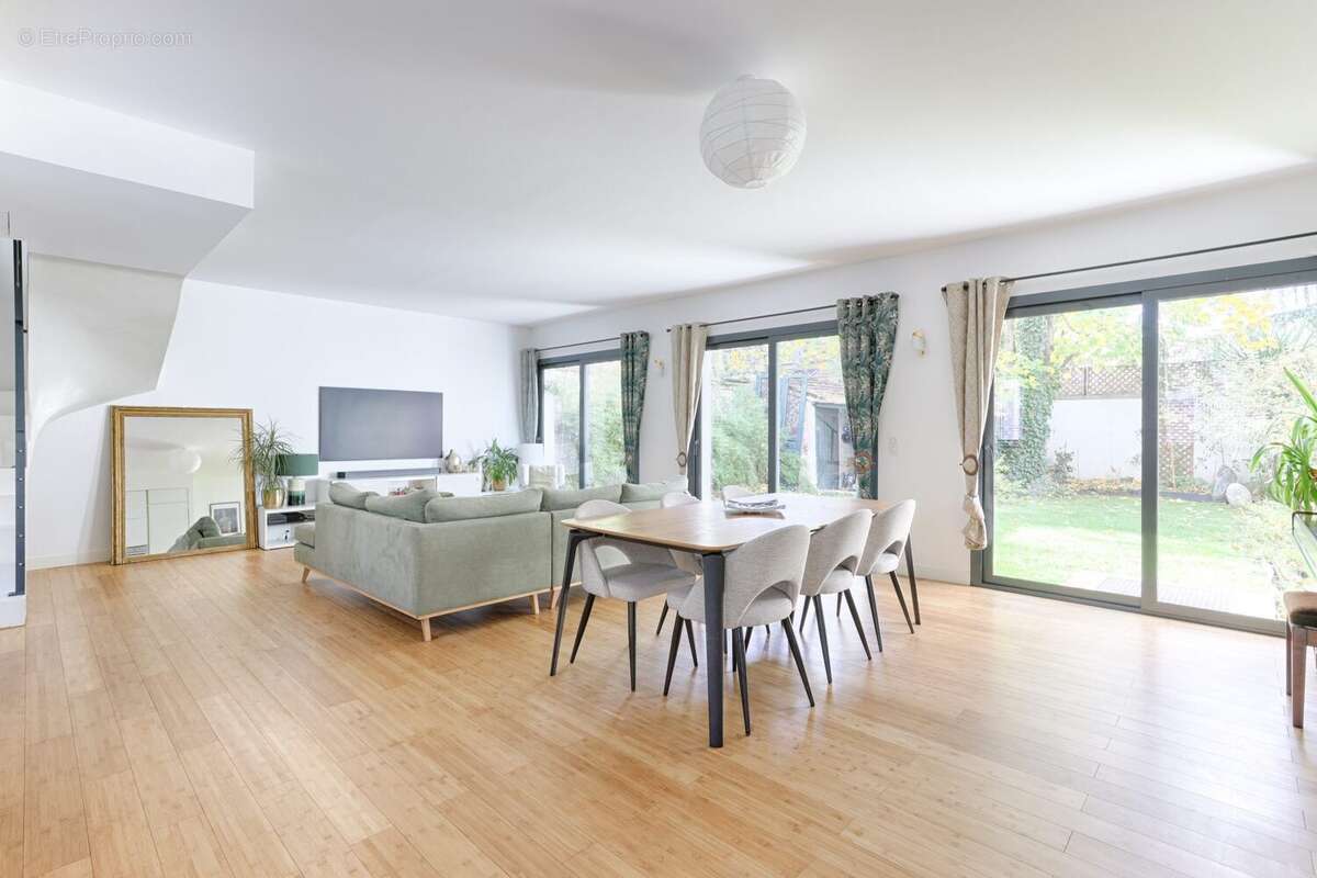 Maison à LA GARENNE-COLOMBES