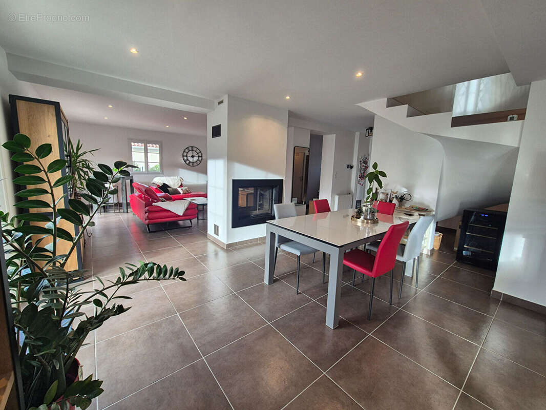 Maison à CASTELLO-DI-ROSTINO