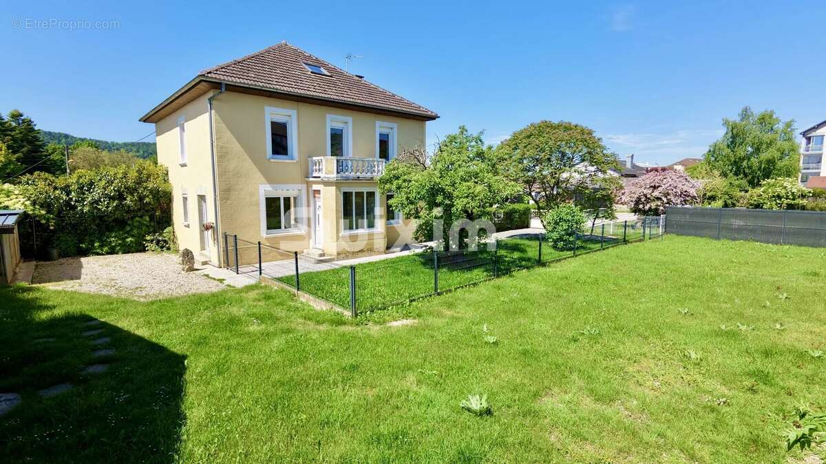 Maison à CHAMPAGNOLE