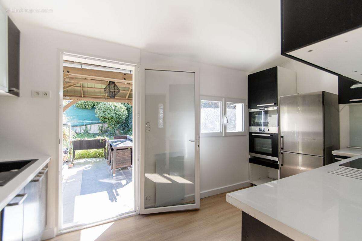 Maison à SAULX-LES-CHARTREUX