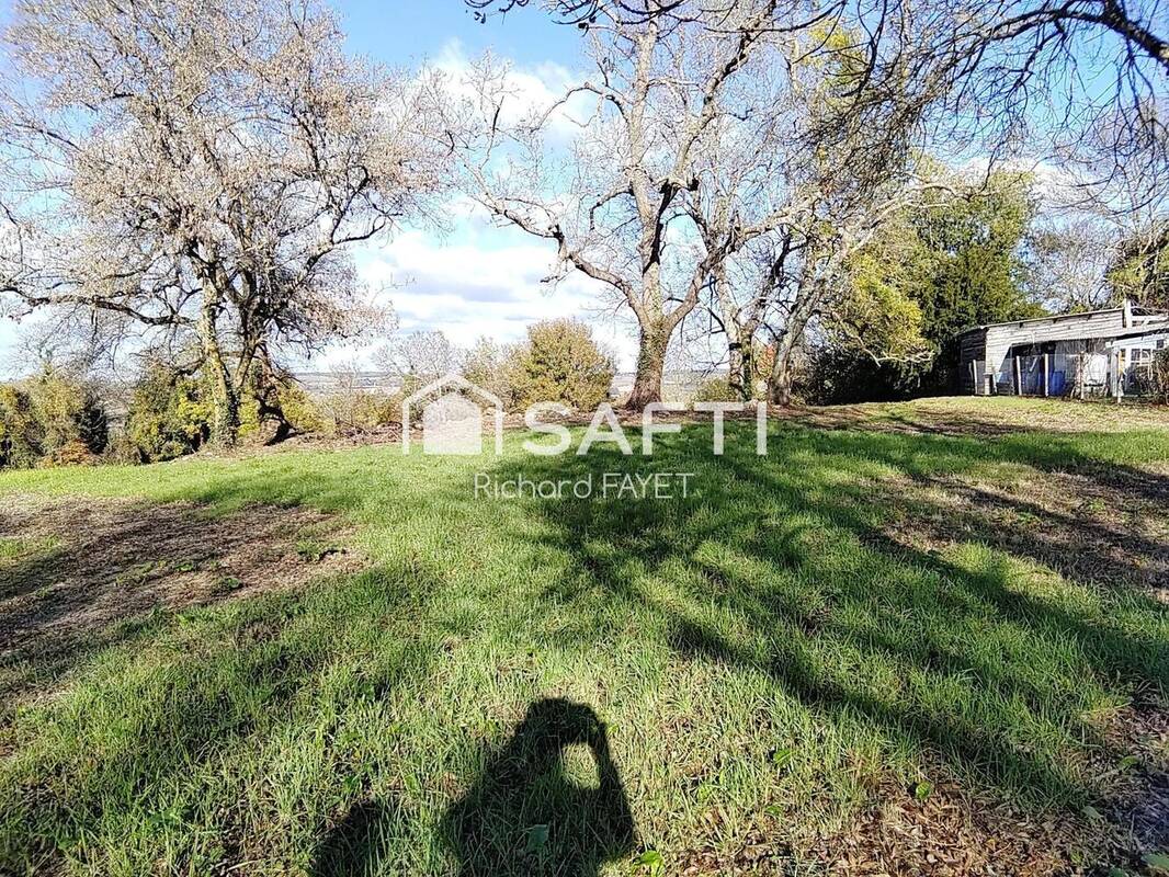 Photo 1 - Terrain à SAINT-BONNET-SUR-GIRONDE