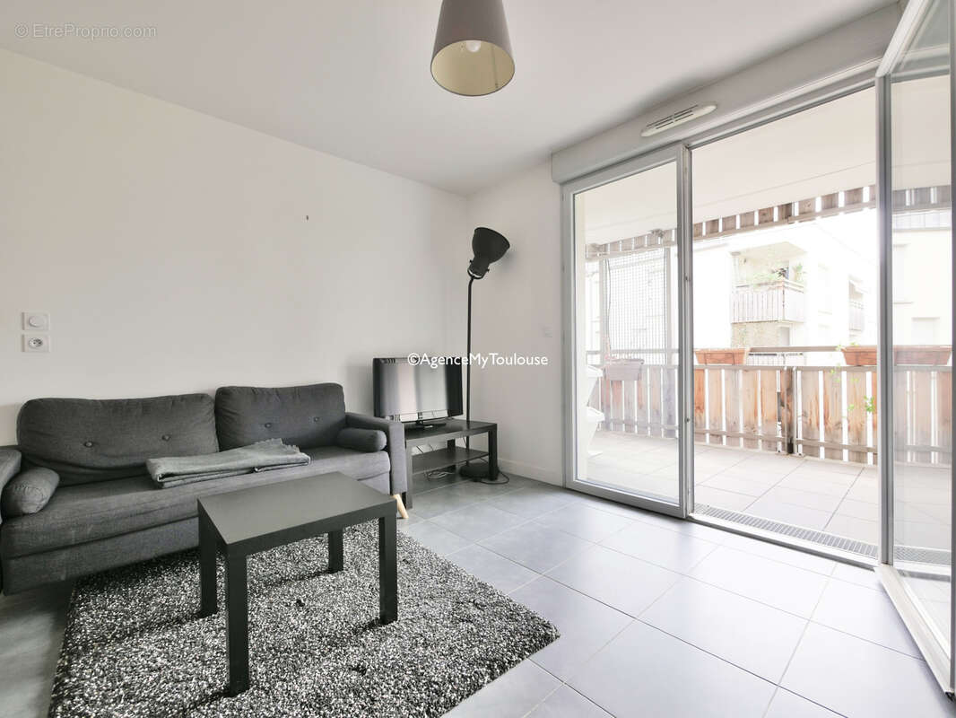 Saint-Cyprien/Cours Dillon, Appartement T2 avec terrasse et parking - photo 4