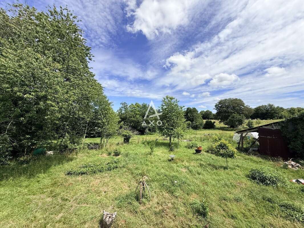 Grande maison de caractère avec dépendances  Un potentiel exceptionnel à la campagne ! - photo 3