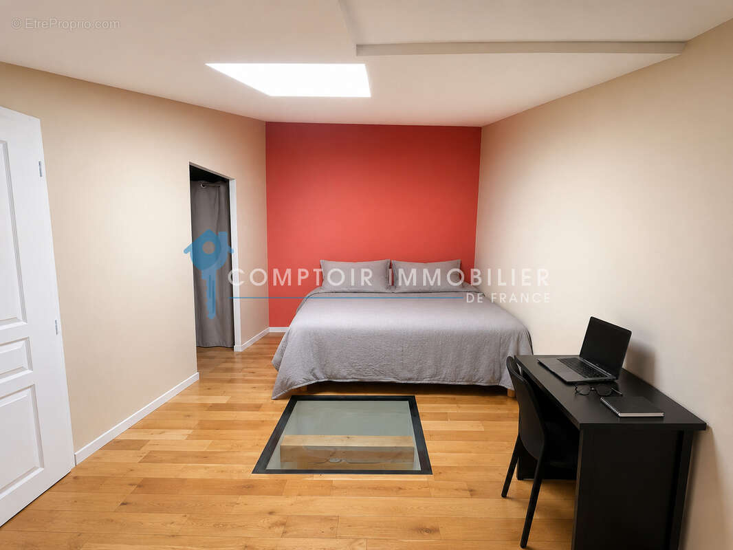 CLERMONT L'HERAULT - Maison de ville rénovée avec espace bien-être- Vendue meublée - photo 9