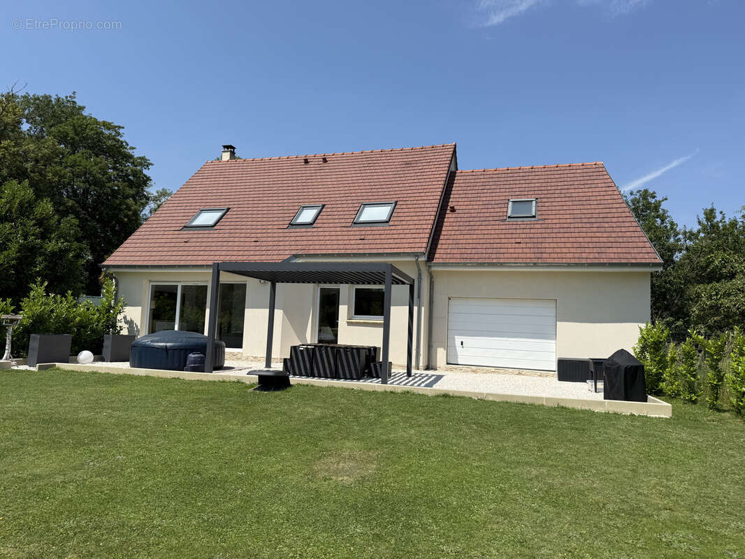 Sains-en-amienois maison 143 m2 en parfait etat-garage-jardin - photo 2