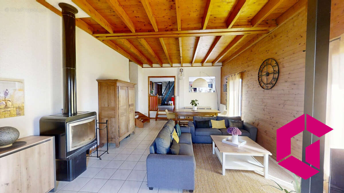 Maison à AUGEROLLES