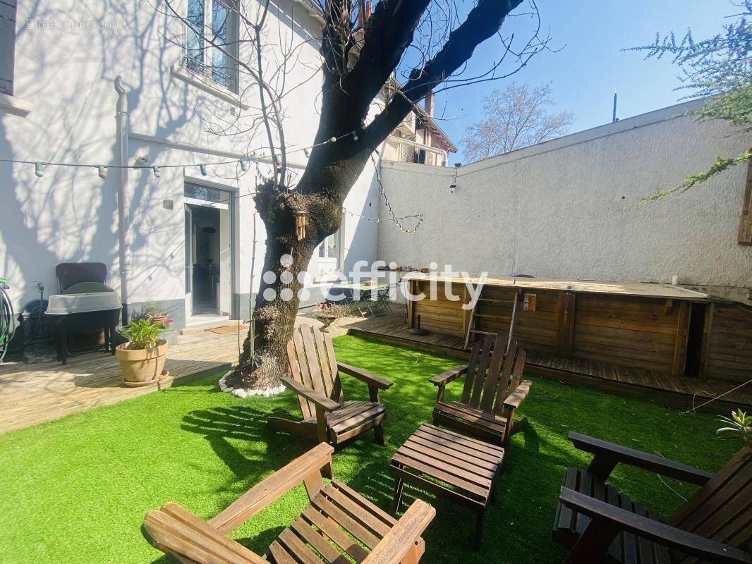 Maison à VILLEURBANNE