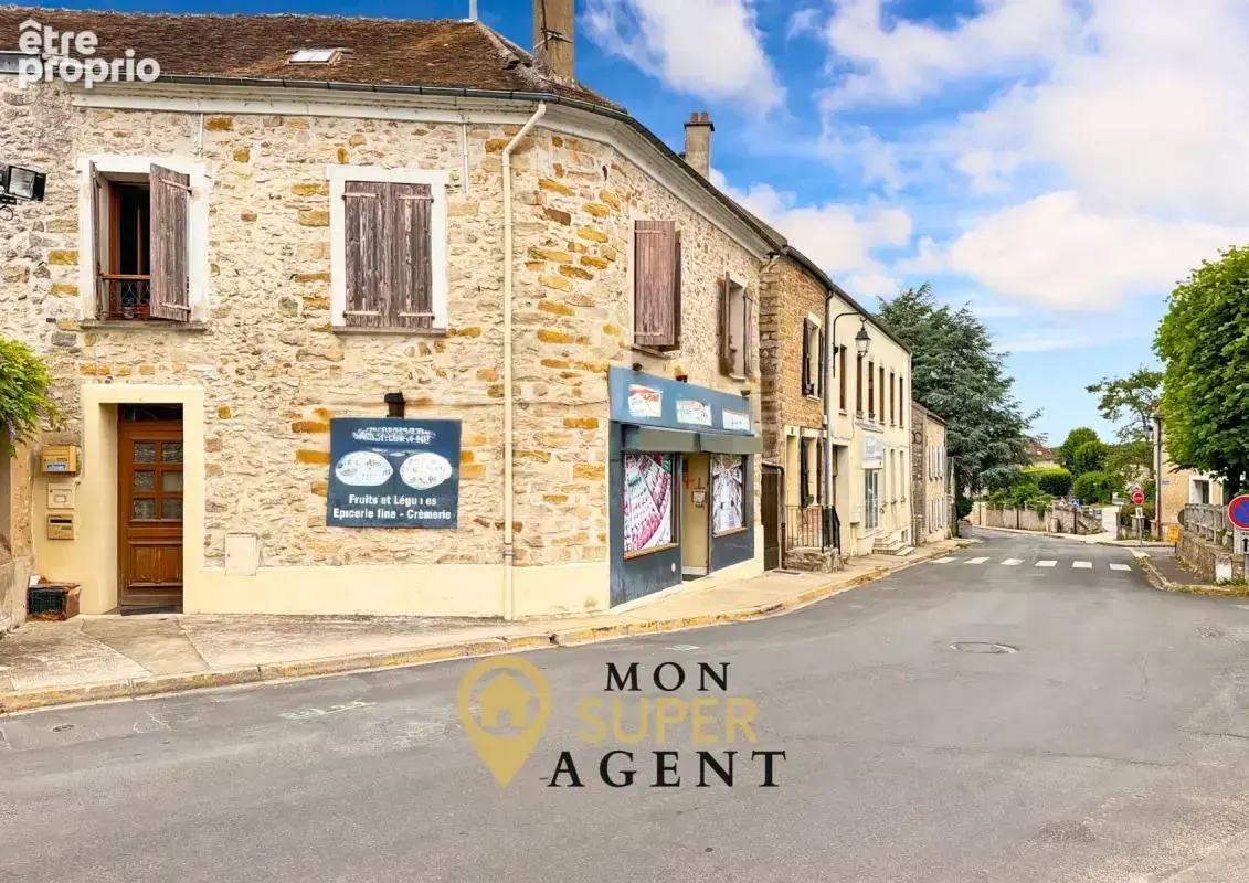 Photo Appartement à Maincy au prix de 295 000€