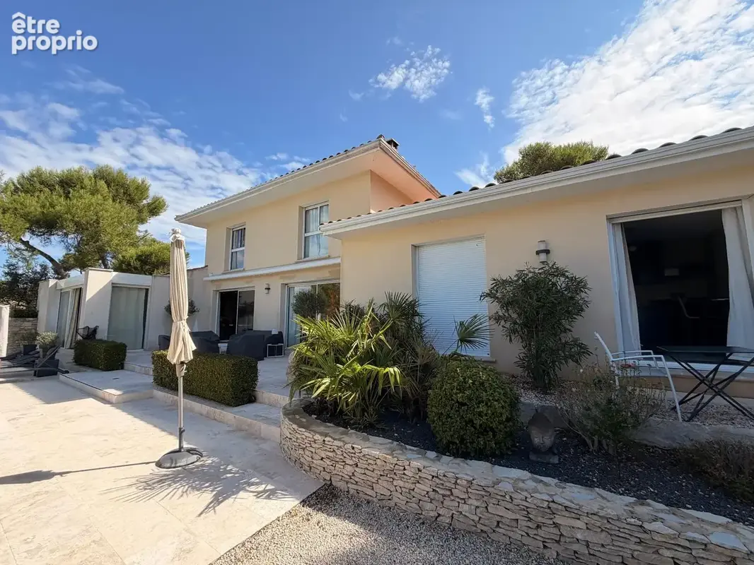 NIMES EAU BOUILLIE/PLANETTE Villa d'exception de 220 m2 avec jardin et piscine à débordement - photo 30