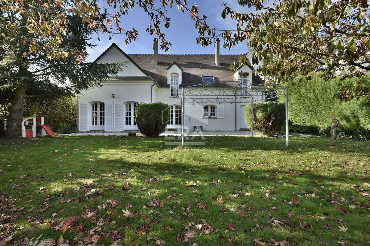 Maison à NEAUPHLE-LE-CHATEAU